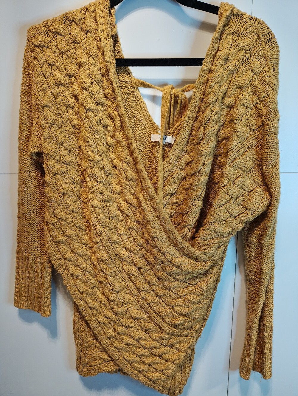 easel los angeles mustard cable knit draped tie back sweater size medium